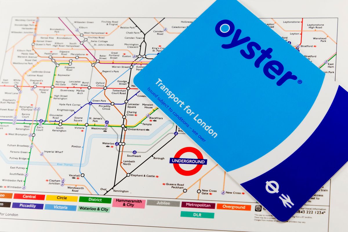 Oyster Card vs Contactless